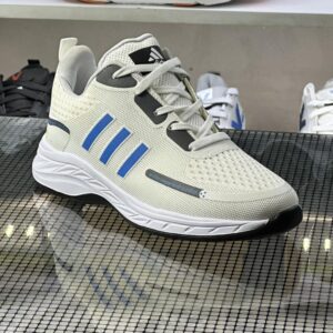 كوتشي مستورد ابيض 132 M